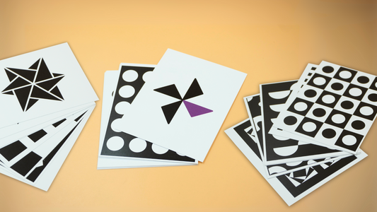 The Surprising Impact of Black-and-White Cards on Your Baby’s Brain – You Won’t Believe It!